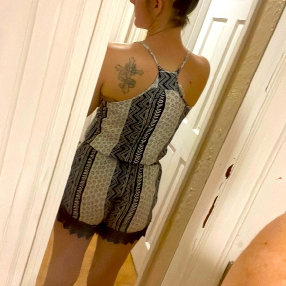 Geometric Designed Romper - Picture 2 of 2